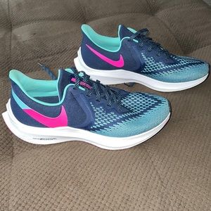 NIKE ZOOM WINFLO 6 LIGHTWEIGHT RUNNING SHOE - WOMEN'S